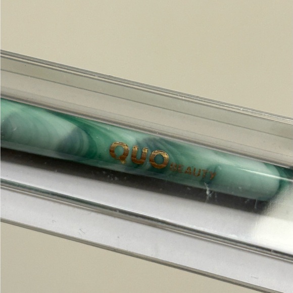 Feathered eye brush by Quo - Picture 7 of 10